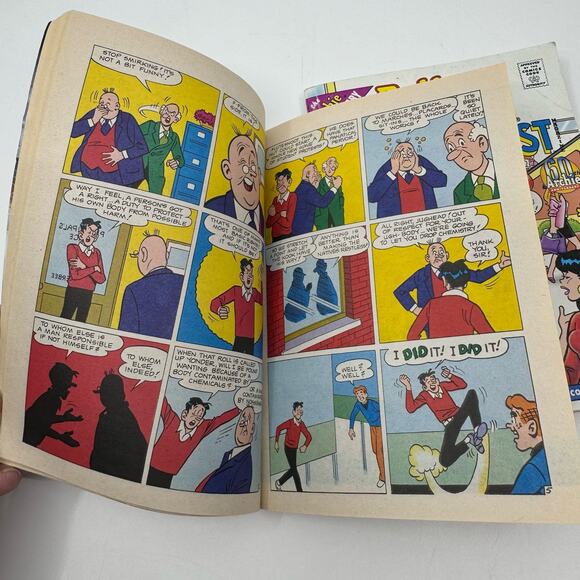 The Archie Digest Library Comic Books Jughead's/Betty & Veronica Double Digest - Picture 4 of 5